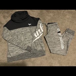 Pink sweatpants outfit